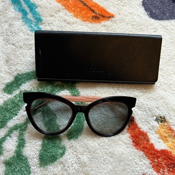 NWOT Fendi Sunglasses - Picture 2 of 9